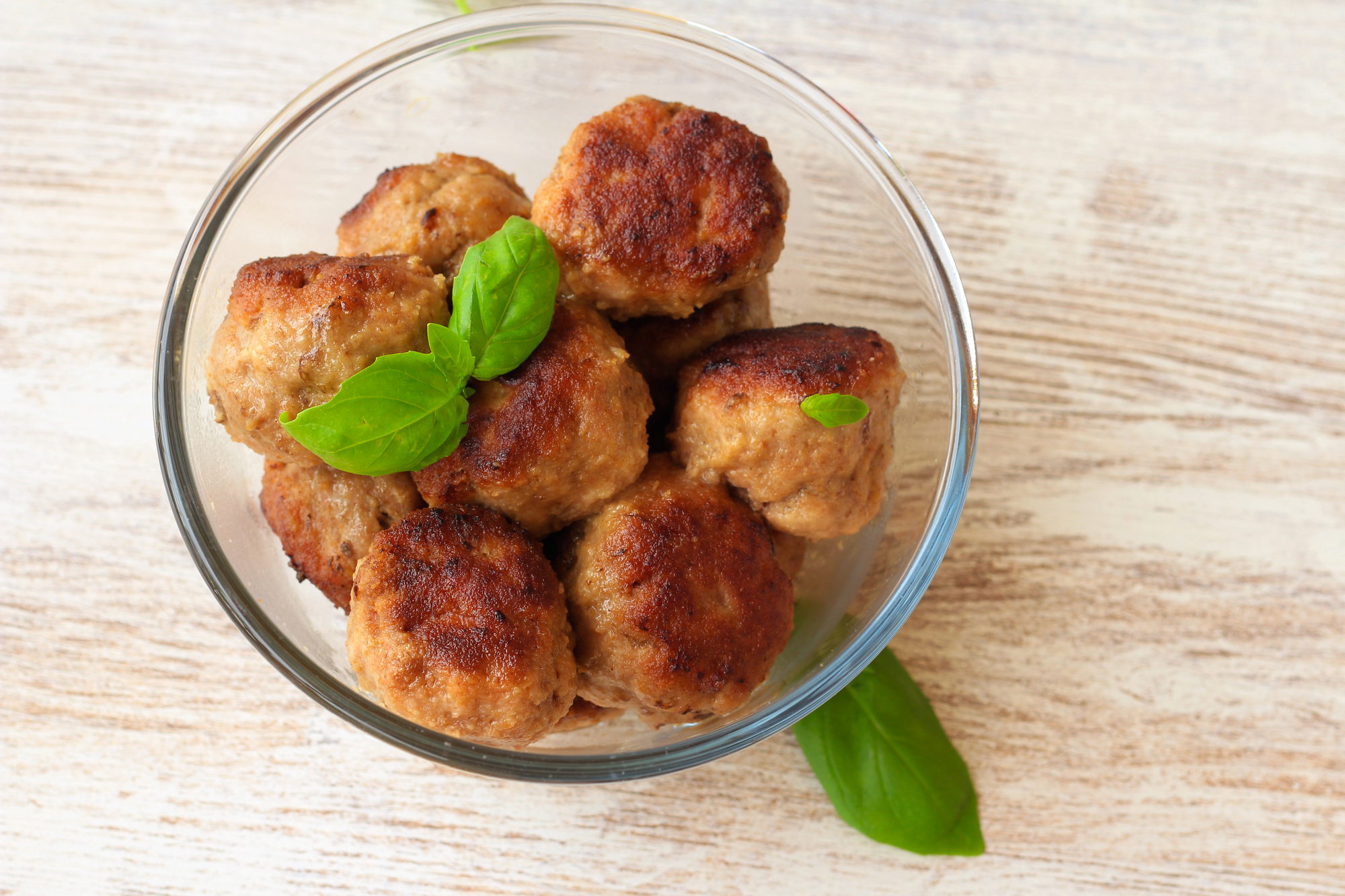 Polpette di carne in friggitrice ad aria con cuore di formaggio filante ...